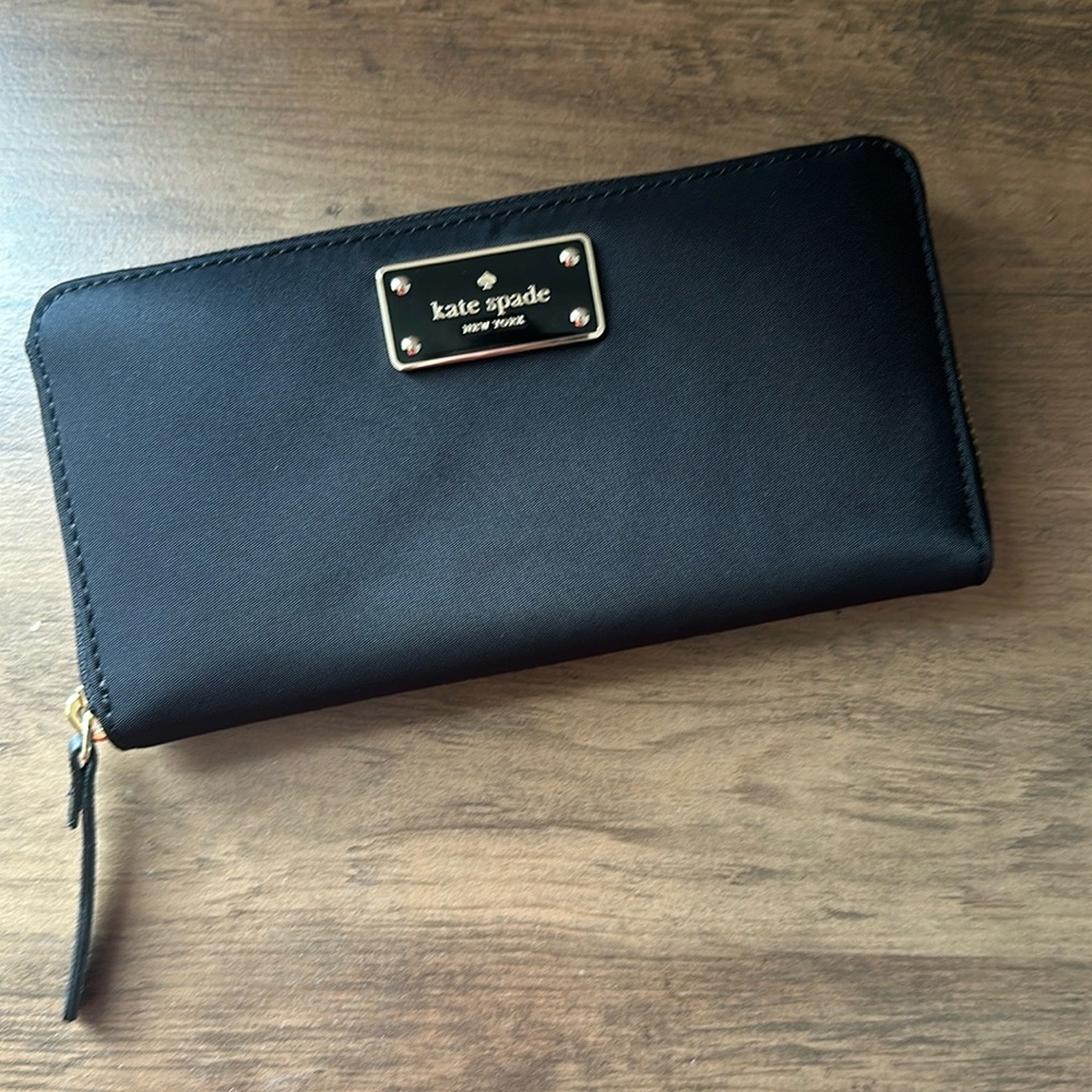 Never used Kate Spade New York Black Large Zip-Around Neda Wallet